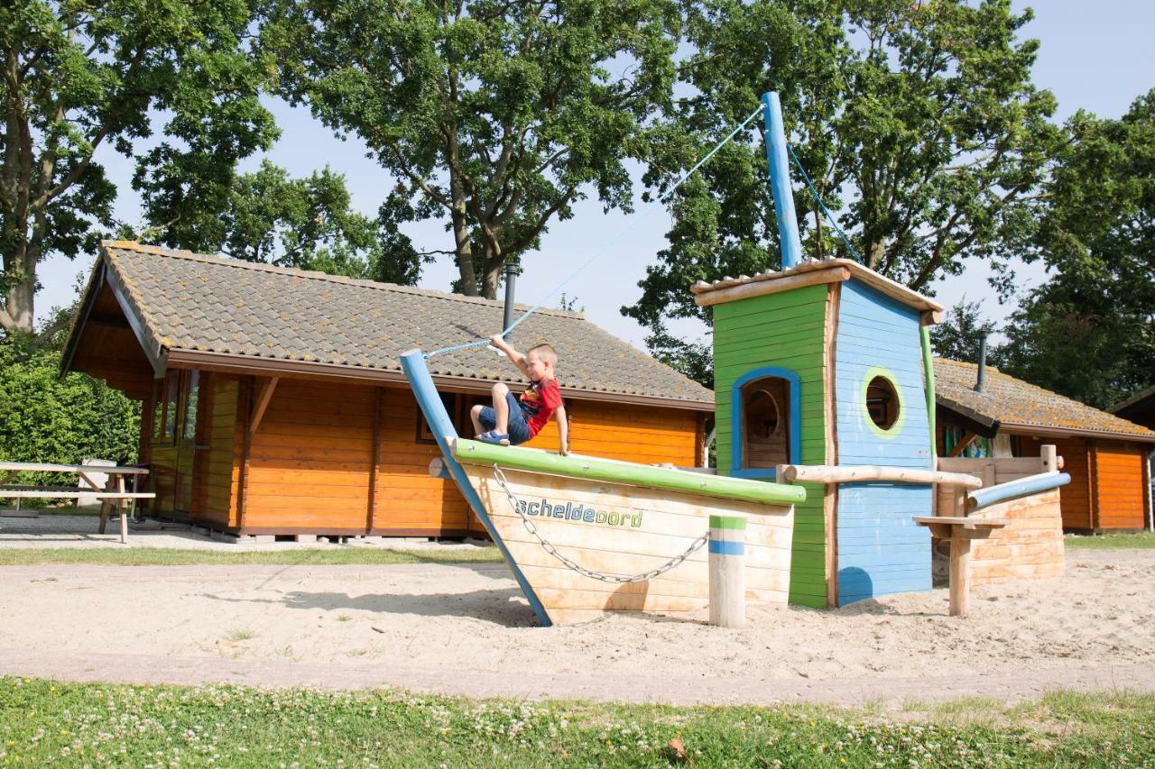 Kleintje Beer Villa Baarland Eksteriør billede